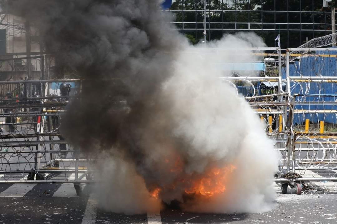 Marcha pacífica contra el Gobierno termina en actos de vandalismo promovidos por la oposición marcha-pacifica-contra-el-gobierno-termina-en-actos-de-vandalismo-promovidos-por-la-oposicion